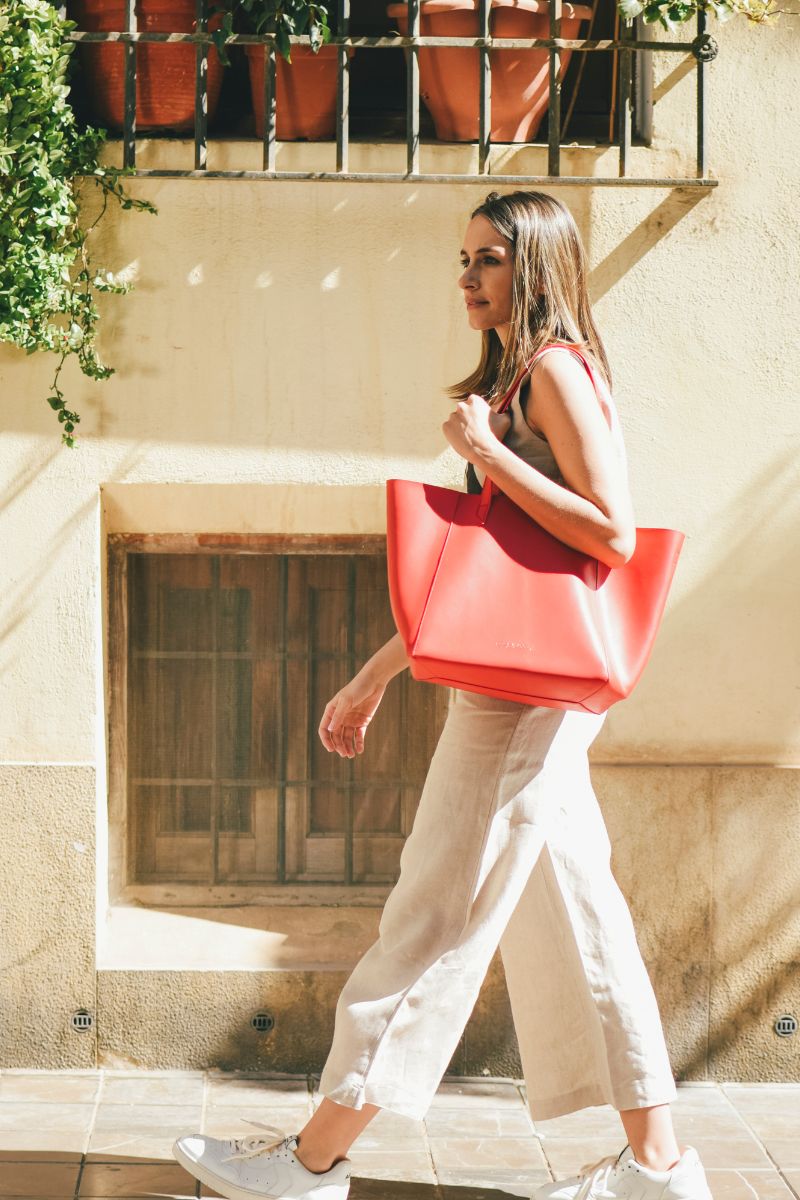 Sac à bandoulière élégant cerise