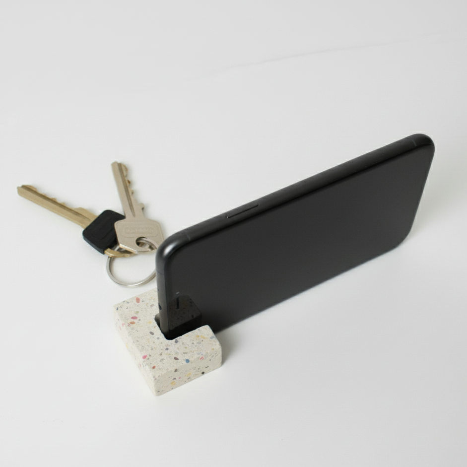PocketStand – Phone Holder Keychain