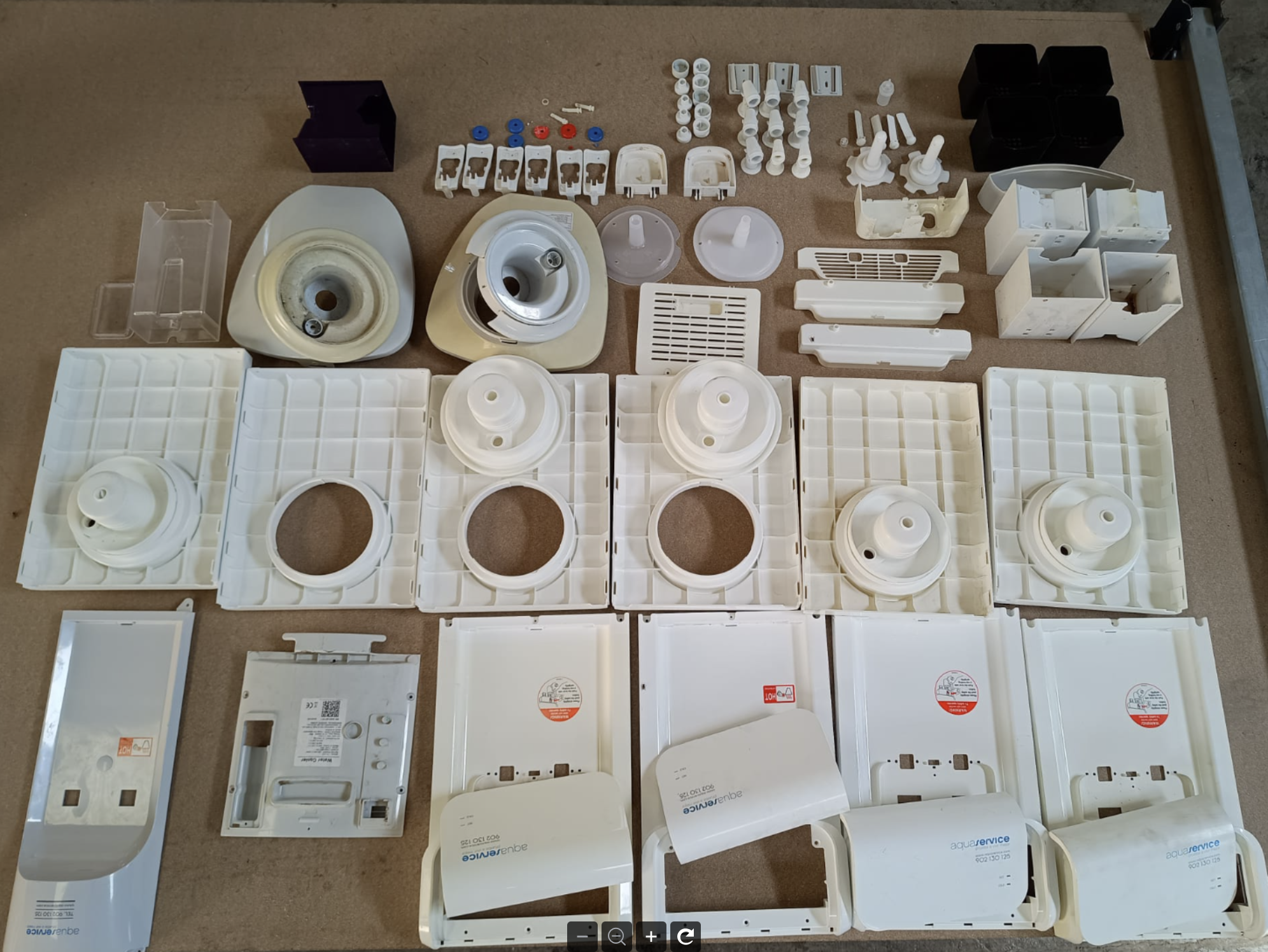 CANUSSA LAB collaborates with Aquaservice’s Ecowear project to give discarded dispenser and coffee-machine components a second life