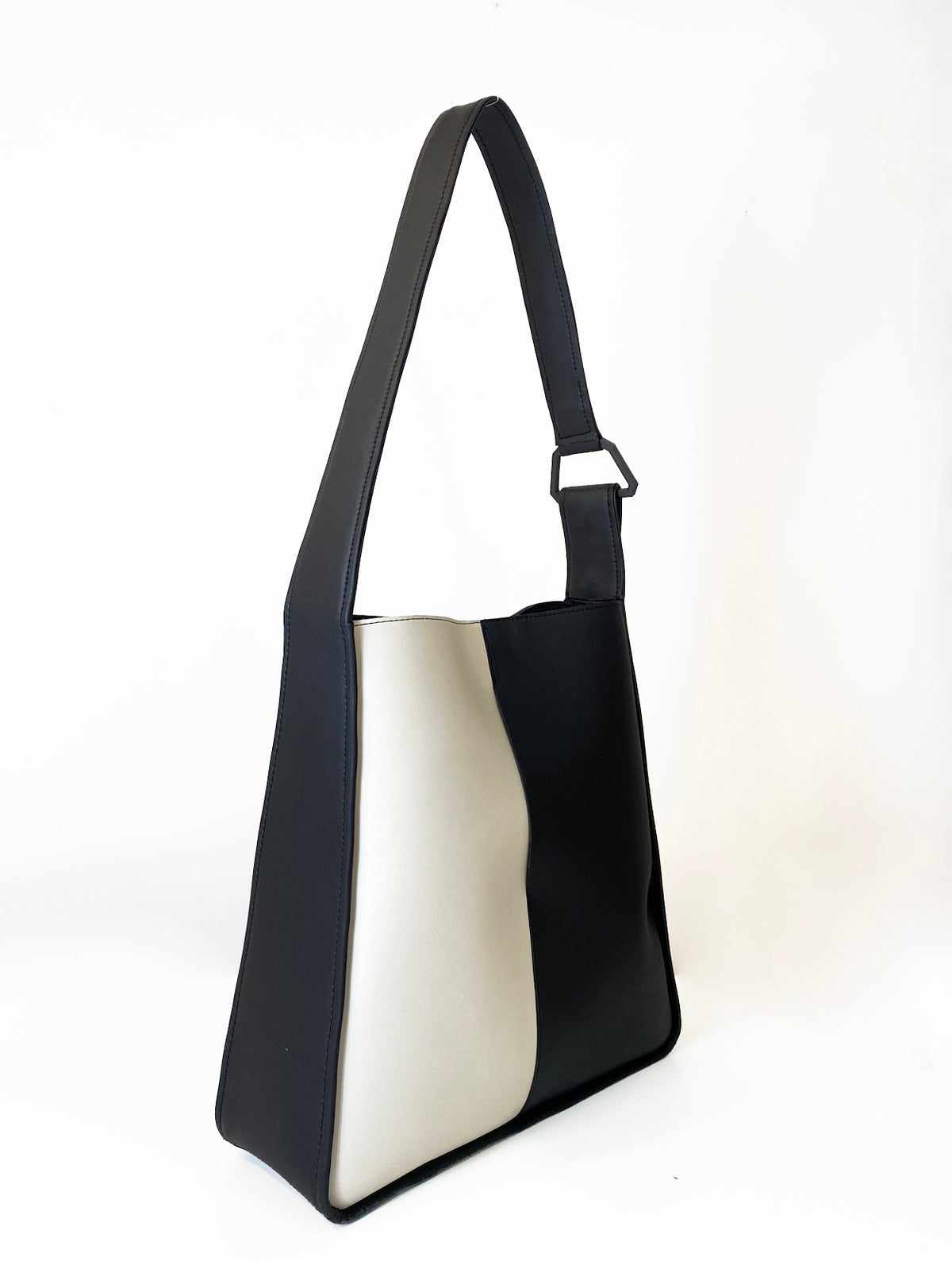 PRÉVENTE Compact - Blanc / Noir